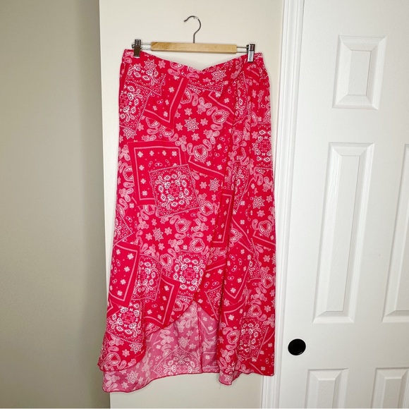 NWT SHEIN Paisley Print Butterfly Sleeve Crop Top & Wrap Hem Skirt - Picture 8 of 12